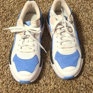 Women's PUMA size 8